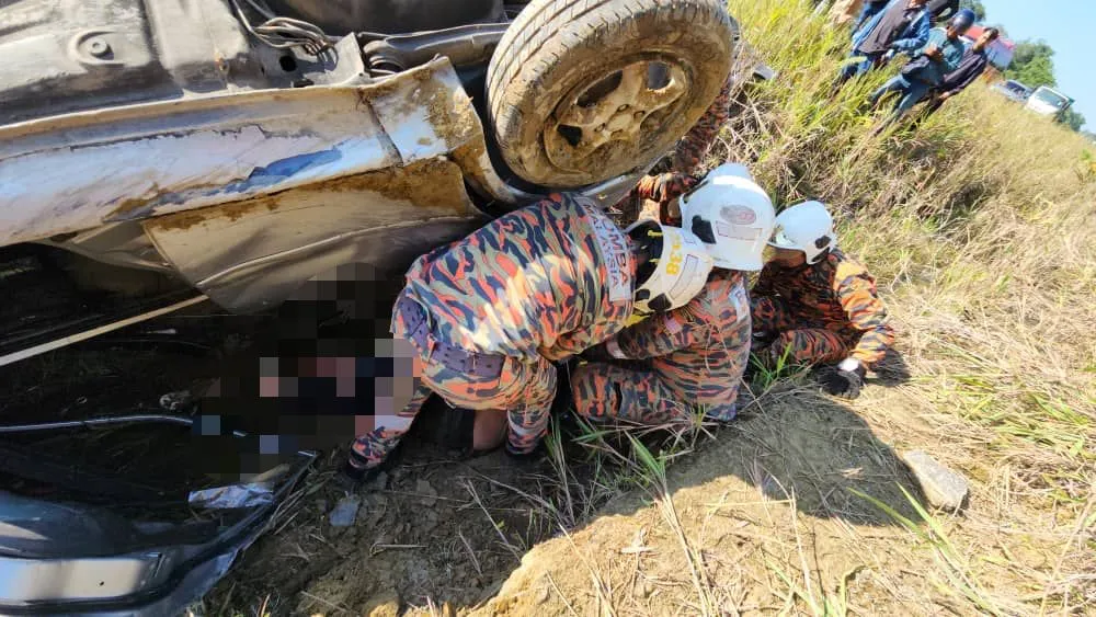 Early morning crash turns fatal as car overturns into drain in Bau