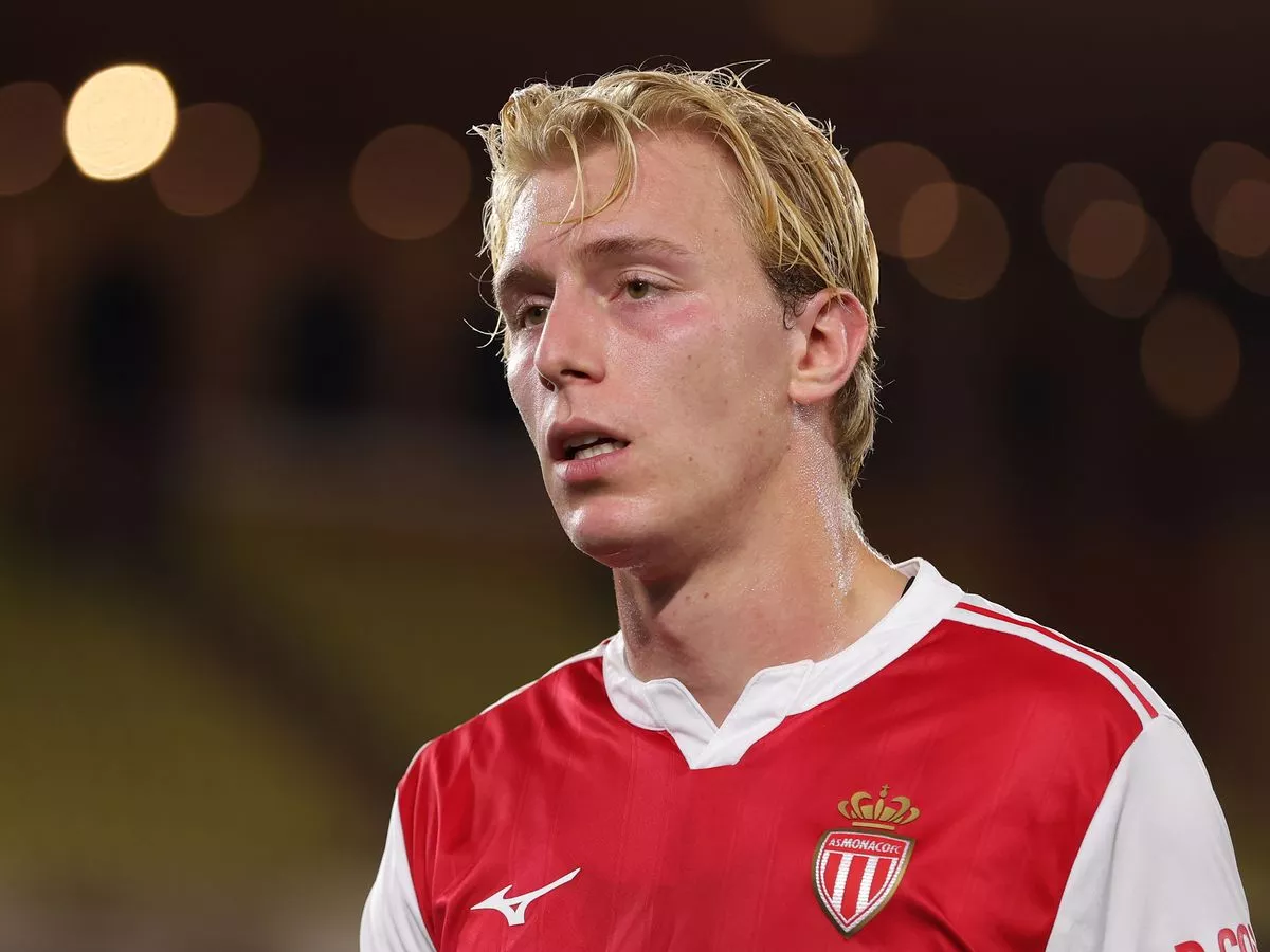 Forgotten ex-Arsenal star gets 'sanction' verdict after half-time substitution