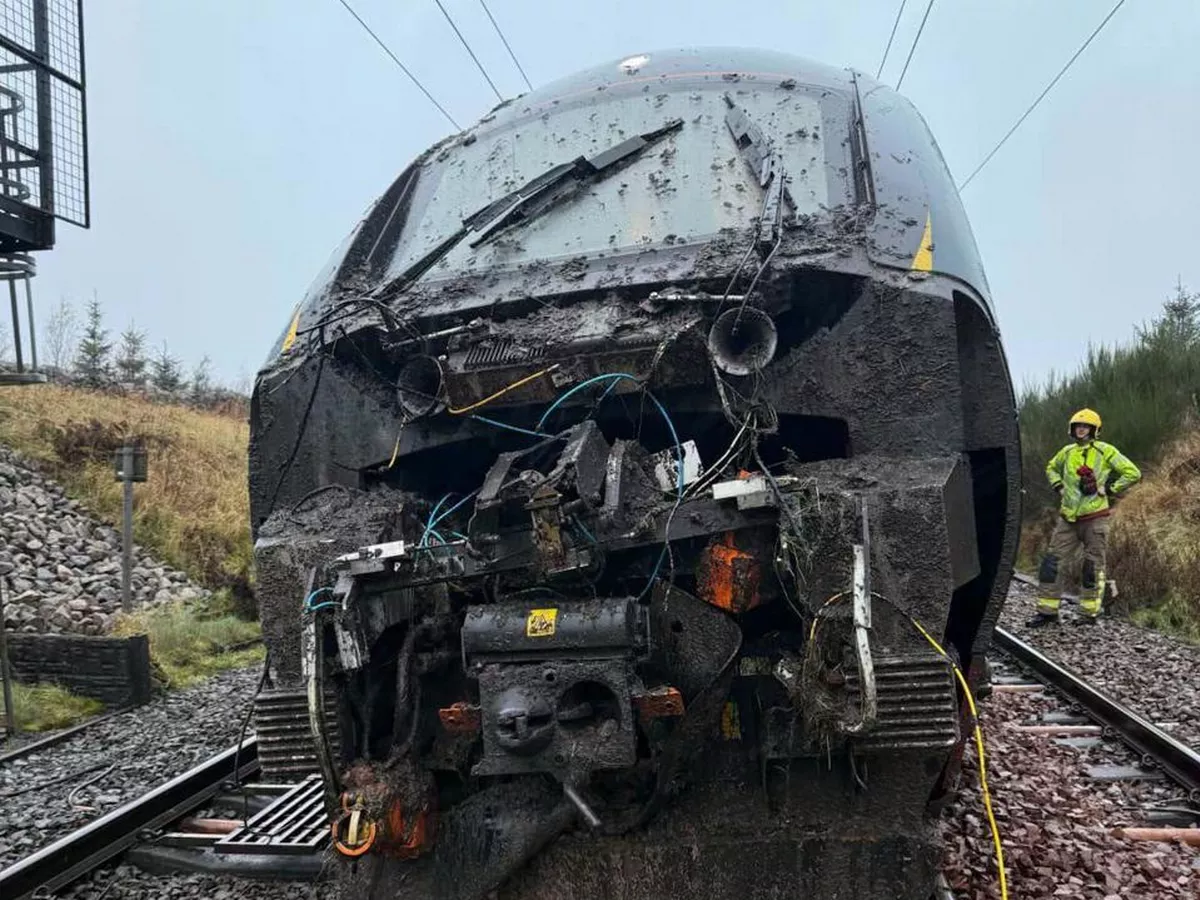 First images show Avanti train derailed in Shap amid major incident