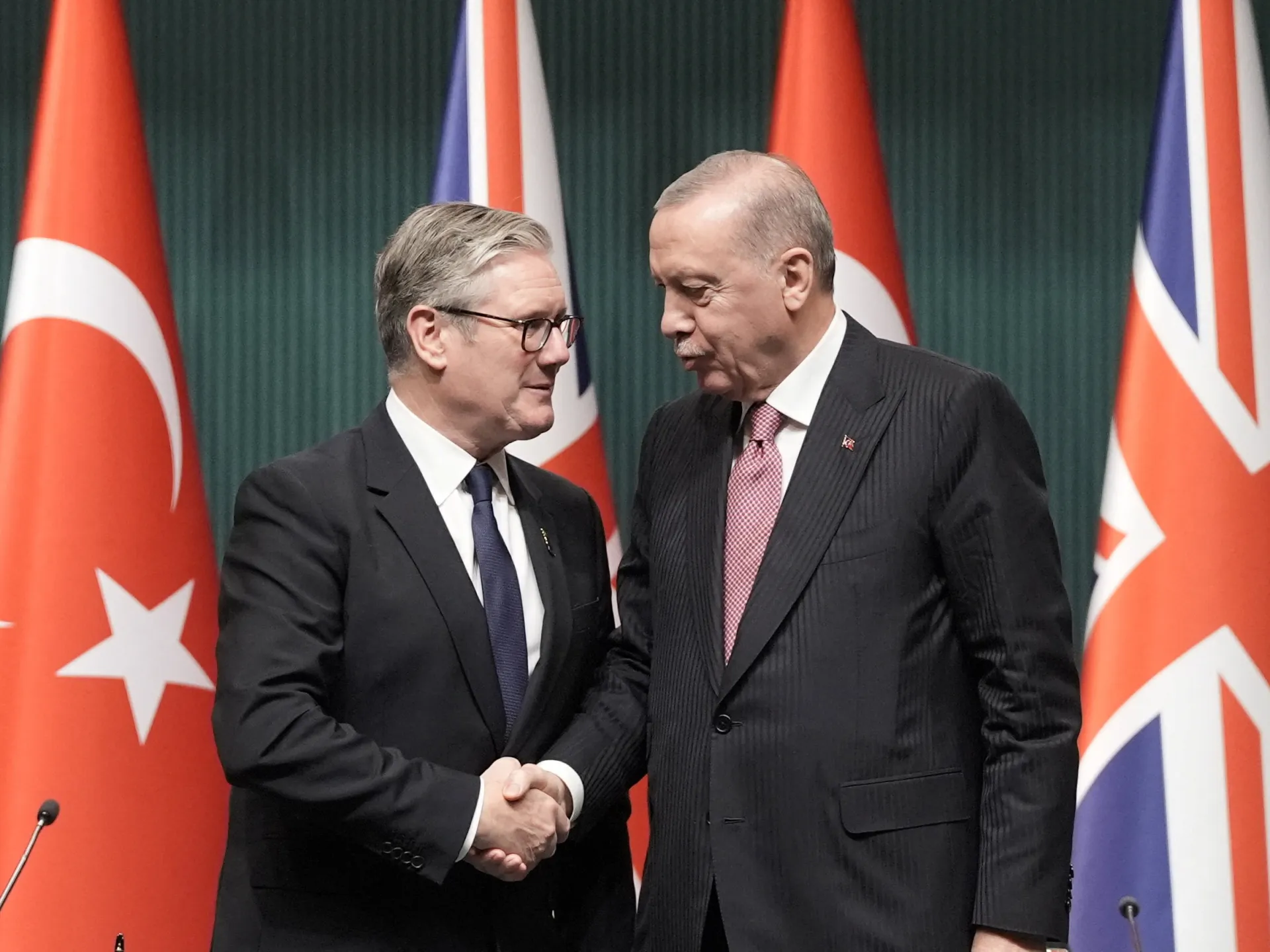 Turkiye signs deal with the UK to buy 20 Eurofighter jets