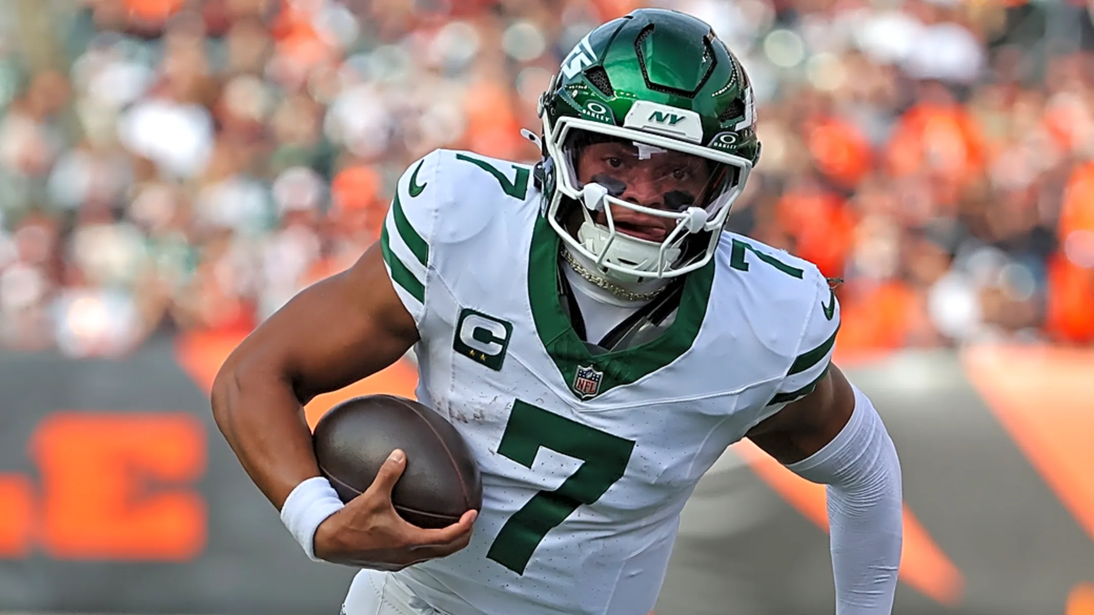 Jets' Aaron Glenn praises Justin Fields for handling of awkward Woody Johnson situation