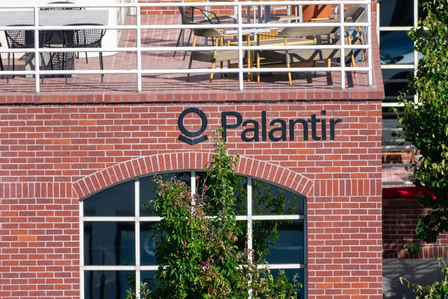 Palantir pilots fellowship to challenge traditional college pathways