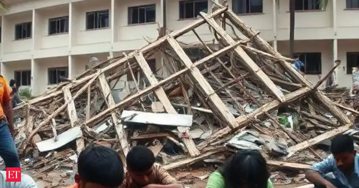 16 students injured in temporary gallery collapse in private college in Kerala