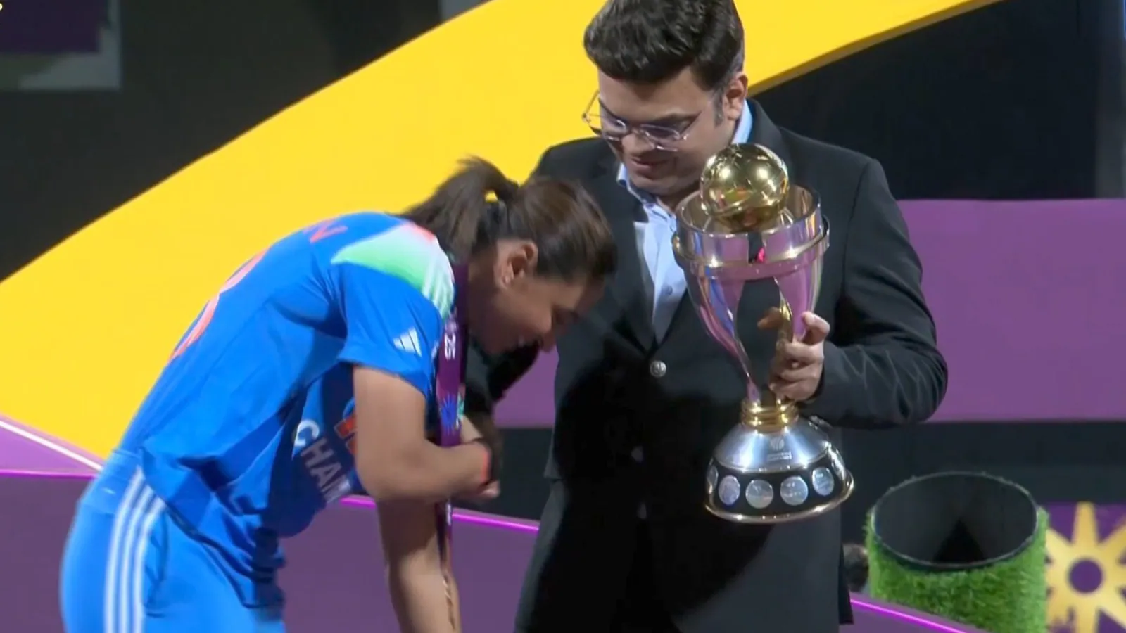 Harmanpreet Kaur Attempts To Touch Jay Shah's Feet Before Lifting Trophy, ICC Chairman's Reaction Viral: Watch