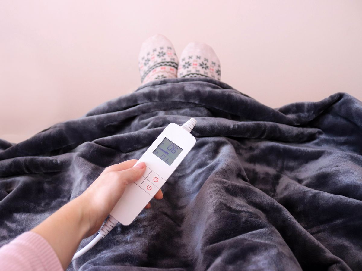 Warning issued to anyone using an electric blanket to keep warm this autumn
