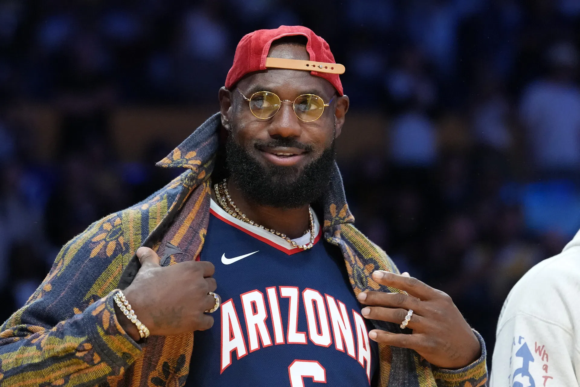 "Biggest Bandwagoner in Sports": LeBron James Catches Brutal Stray From Drake and Blue Jays Fans Over 1-Word Statement