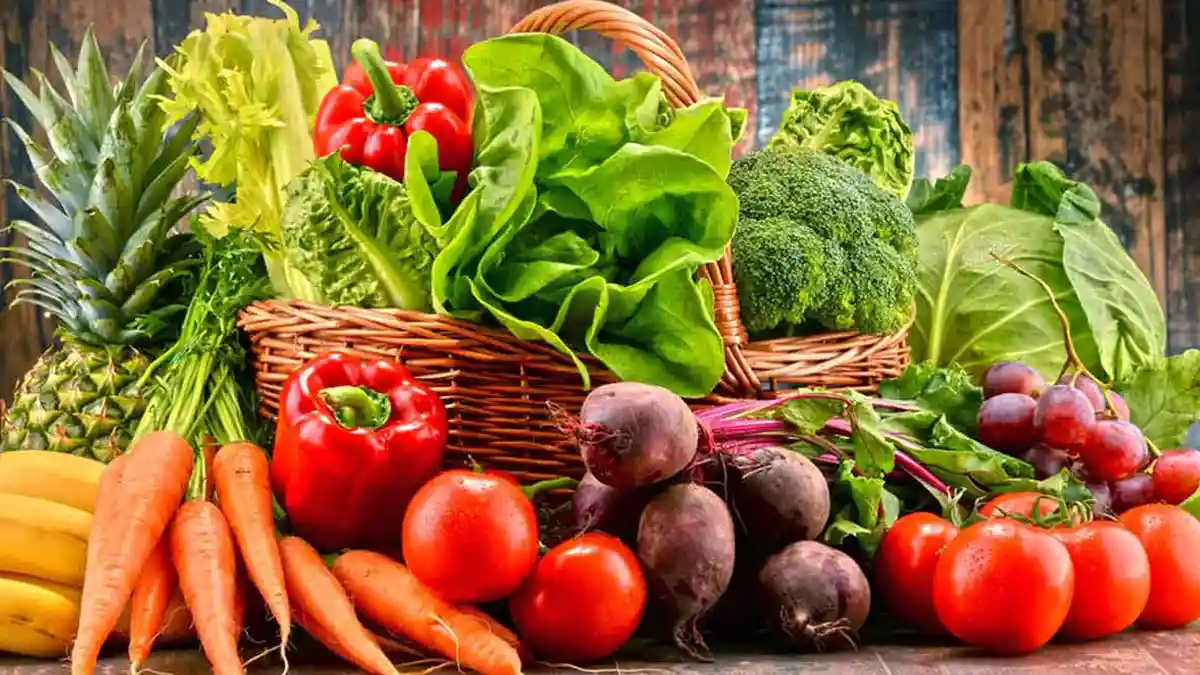 Raw Vegetables Side Effects : सेहत के दुश्मन बन सकते हैं ये कच्चे फूड्स, हेल्दी डाइट में न करें ये गलती
