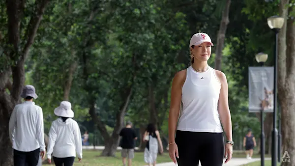 Behind a 'perfect' expat life, this British woman beats loneliness and anxiety with daily walks that grew into a movement