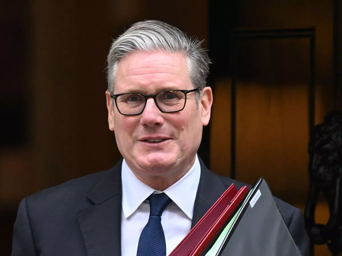 KEVIN MAGUIRE: 'Come on Keir Starmer - be brave and be bold to stop Nigel Farage'