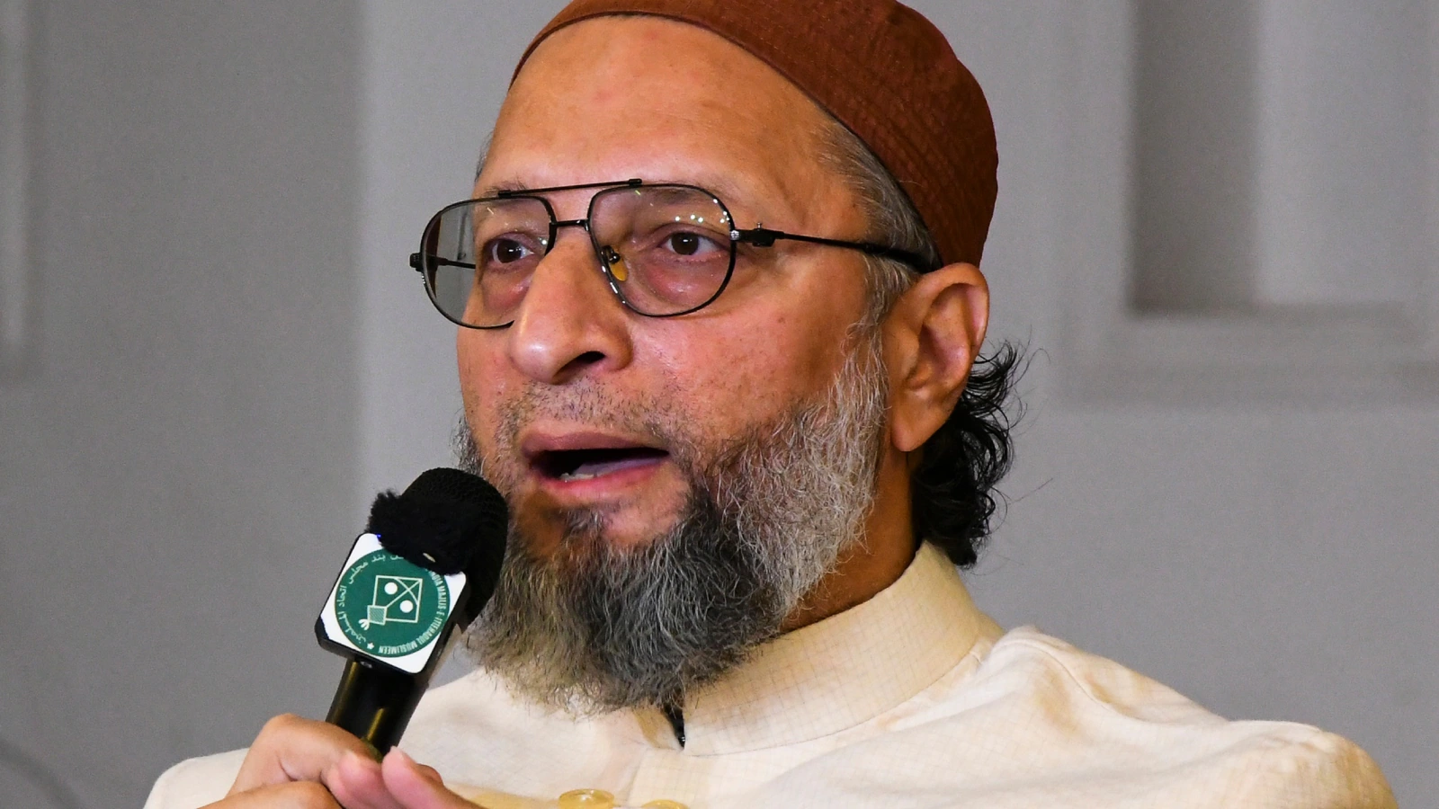 ‘Can You Write Extremist In English’: Owaisi Mocks Tejashwi, Says He’s Using ‘Pak's Language’