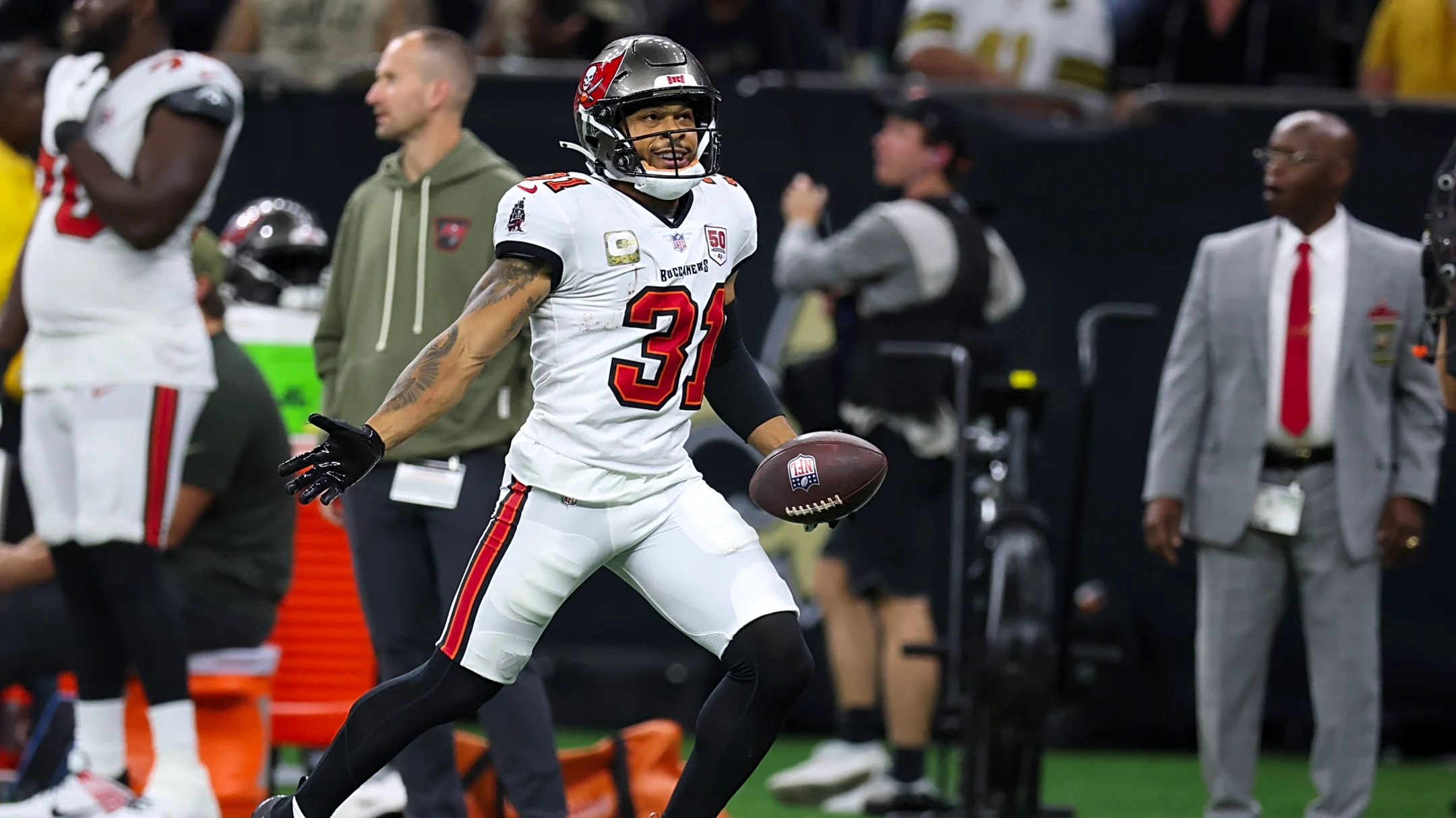 Refs Attempt To Explain Colossal Screw Up Against Bucs