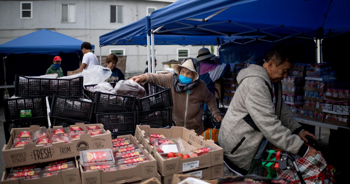 L.A. food banks, nonprofits step up as SNAP benefits lapse