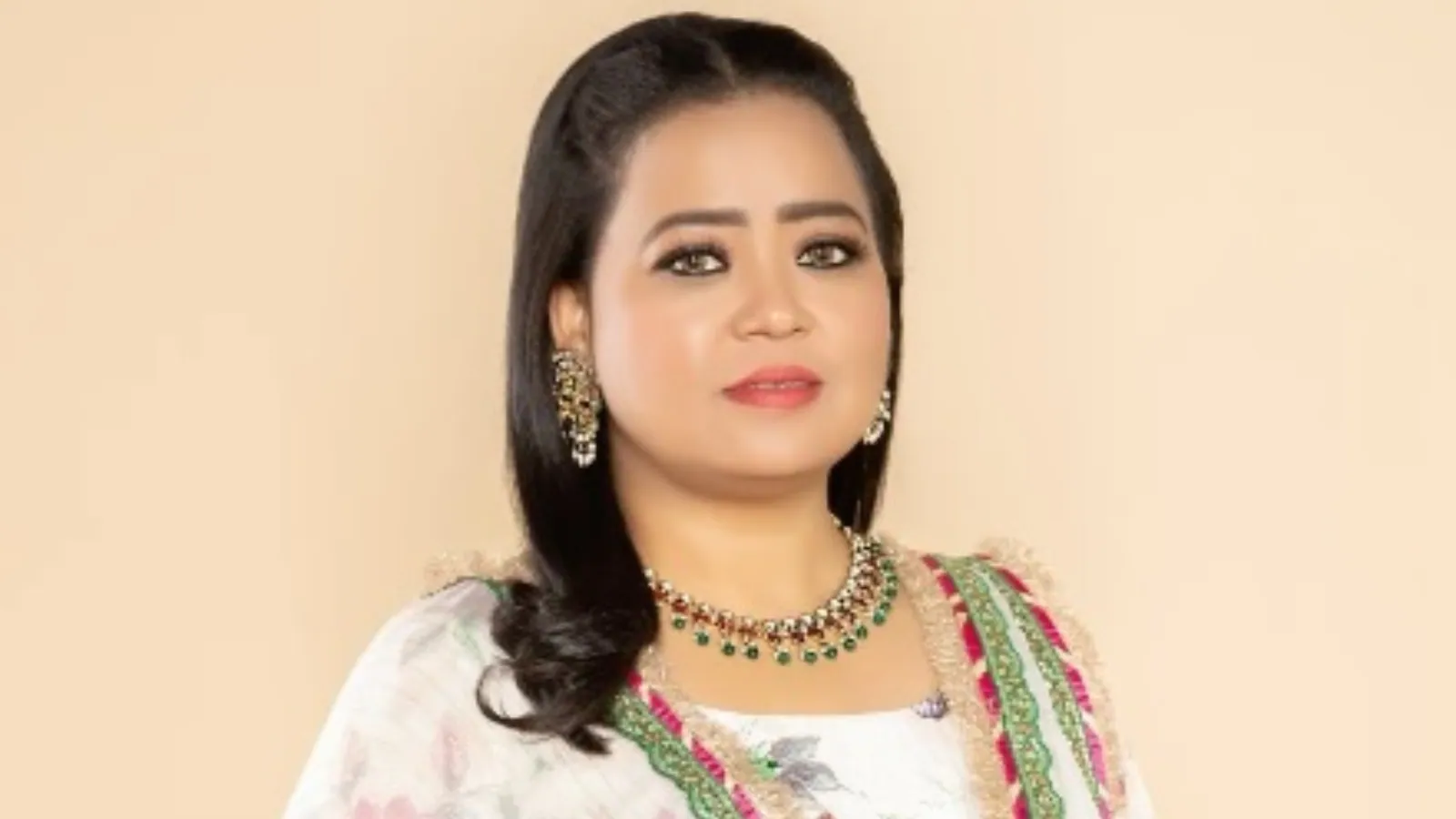 Bharti Singh Teaches Paparazzi How To Click Pictures After Her Second Baby Is Born: ‘Aap Log Time Se...’