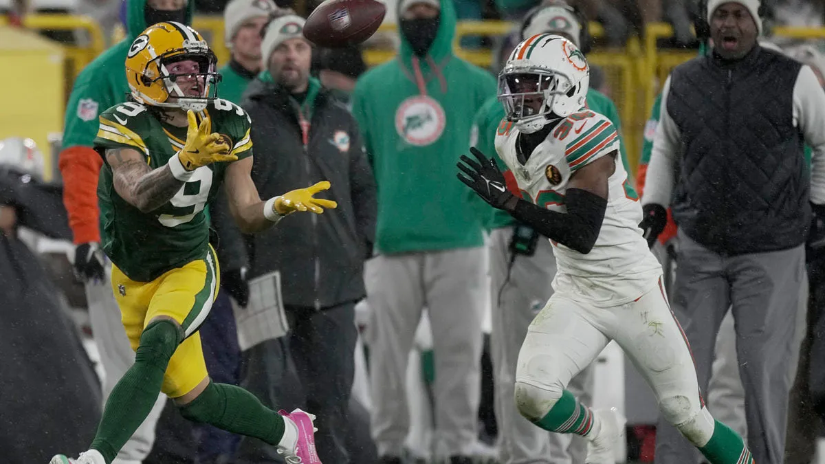 Dolphins lose starting DB for season with knee injury