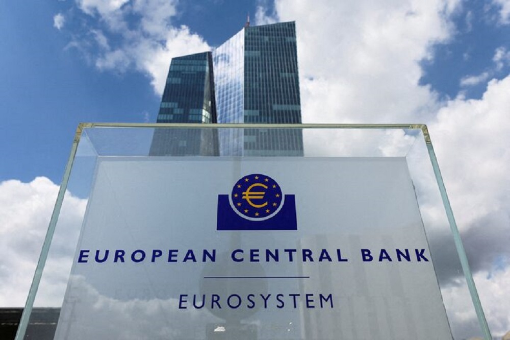 ECB keeps rates unchanged as economy holds up for now