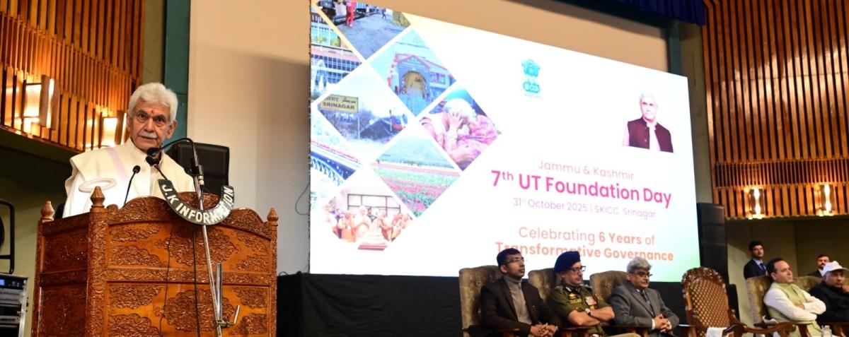 Stop Hiding Behind Statehood: J&K LG Sinha Slams Omar; CM Hits Back Over Security Failures