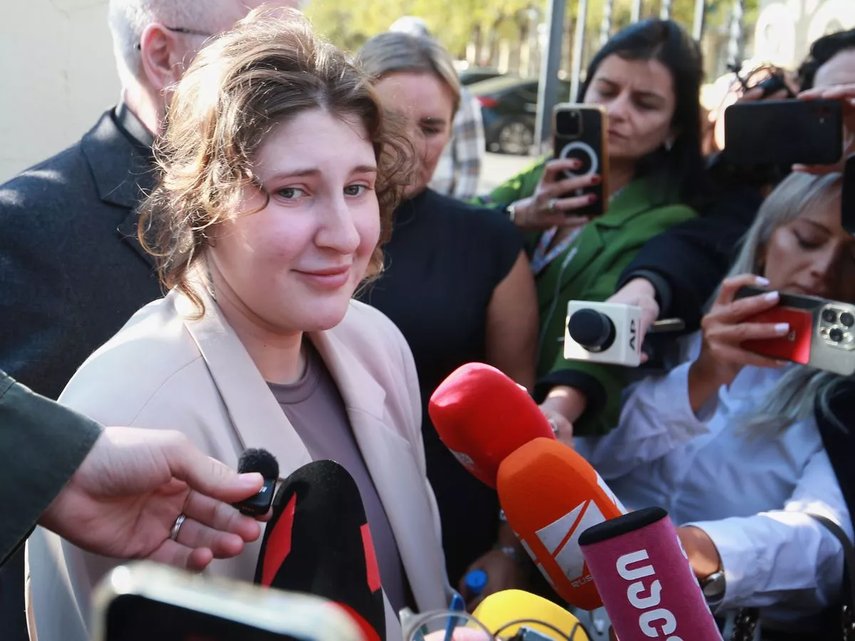 Moment heavily pregnant drug mule Bella Culley walks free from prison in Georgia