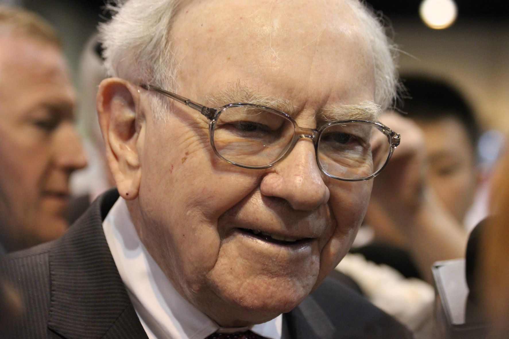 Want to Invest Like Warren Buffett? Remember These 2 Words.