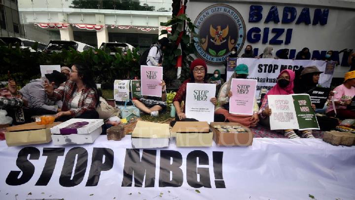 Indonesia's Free Nutritious Meals Program Under Fire for Safety Failures and Governance Breakdown