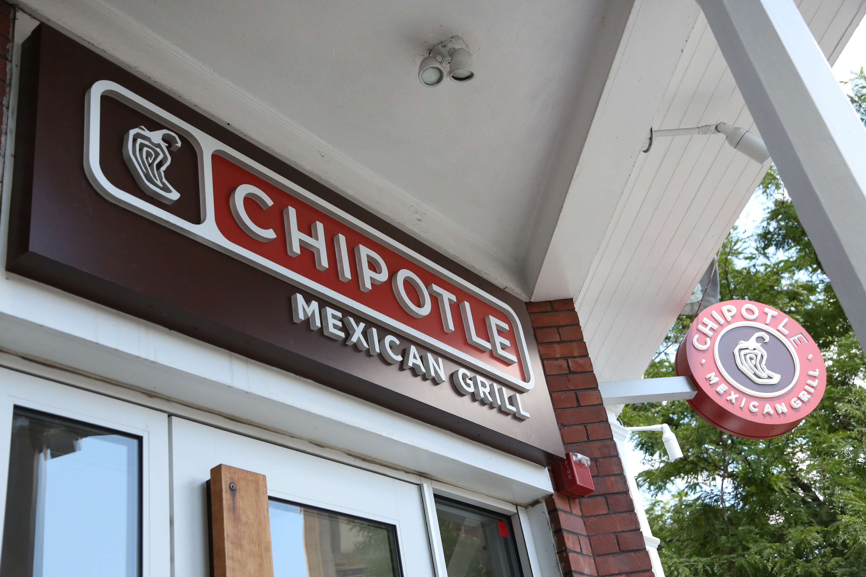 Chipotle Stock Nosedives 18% in 24 Hours After Earnings Announcement