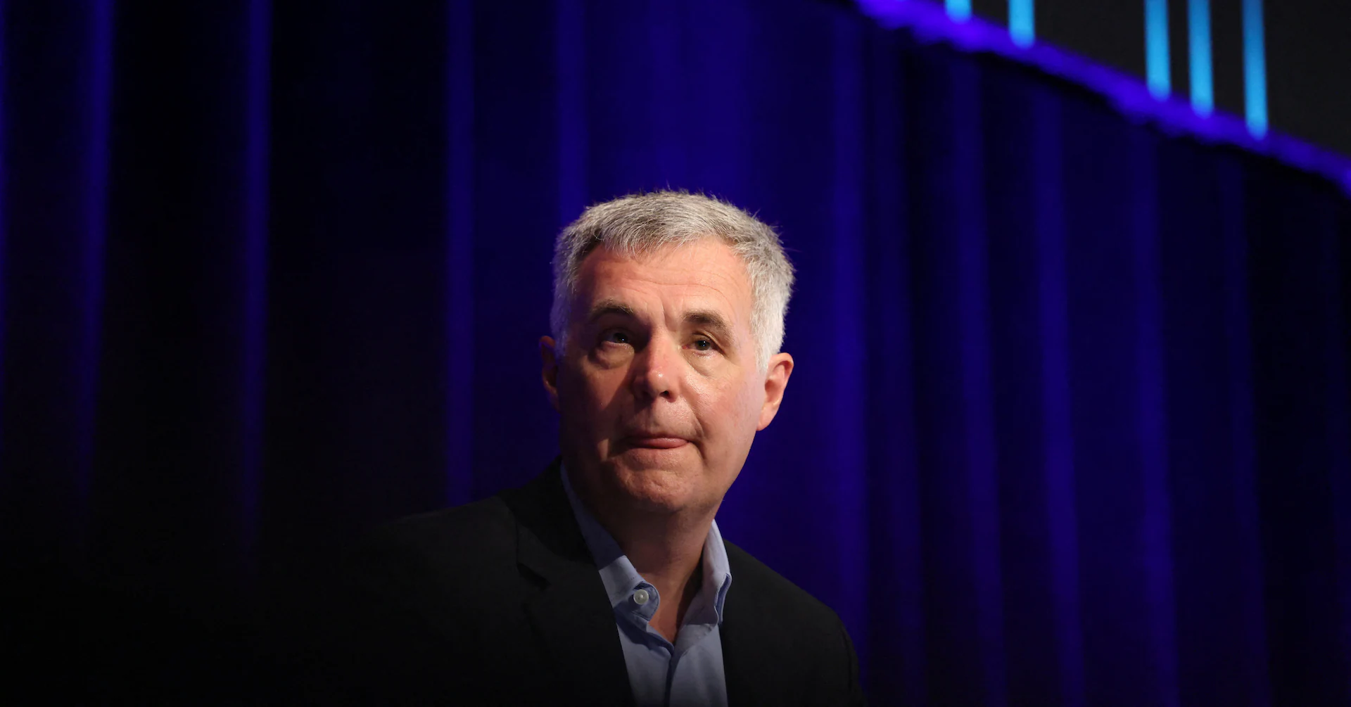 Australia's Optus CEO apologises for emergency line outage, refuses to stand down