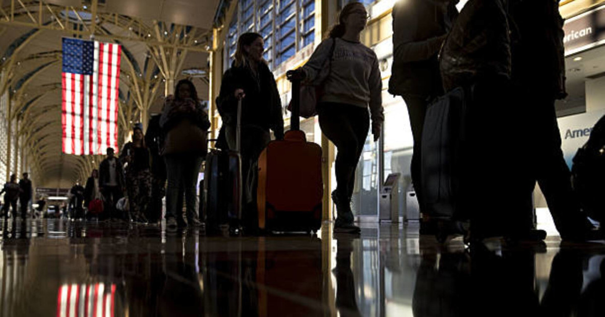 TSA wait times over 60 minutes at these airports