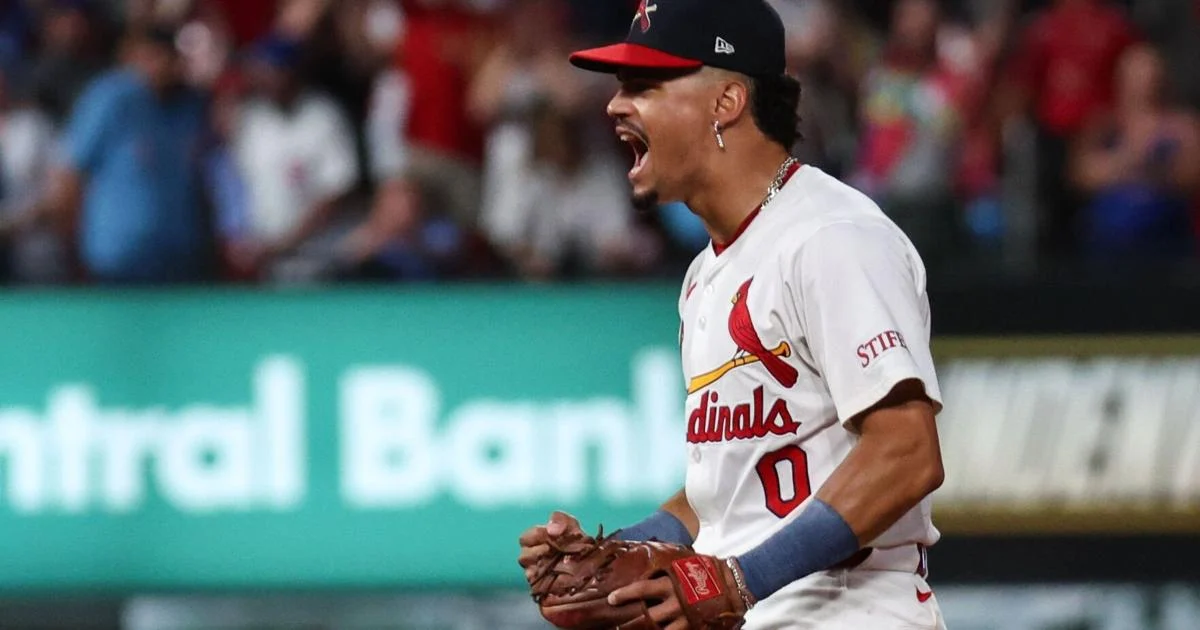 Cardinals shortstop Winn secures 1st career Gold Glove Award