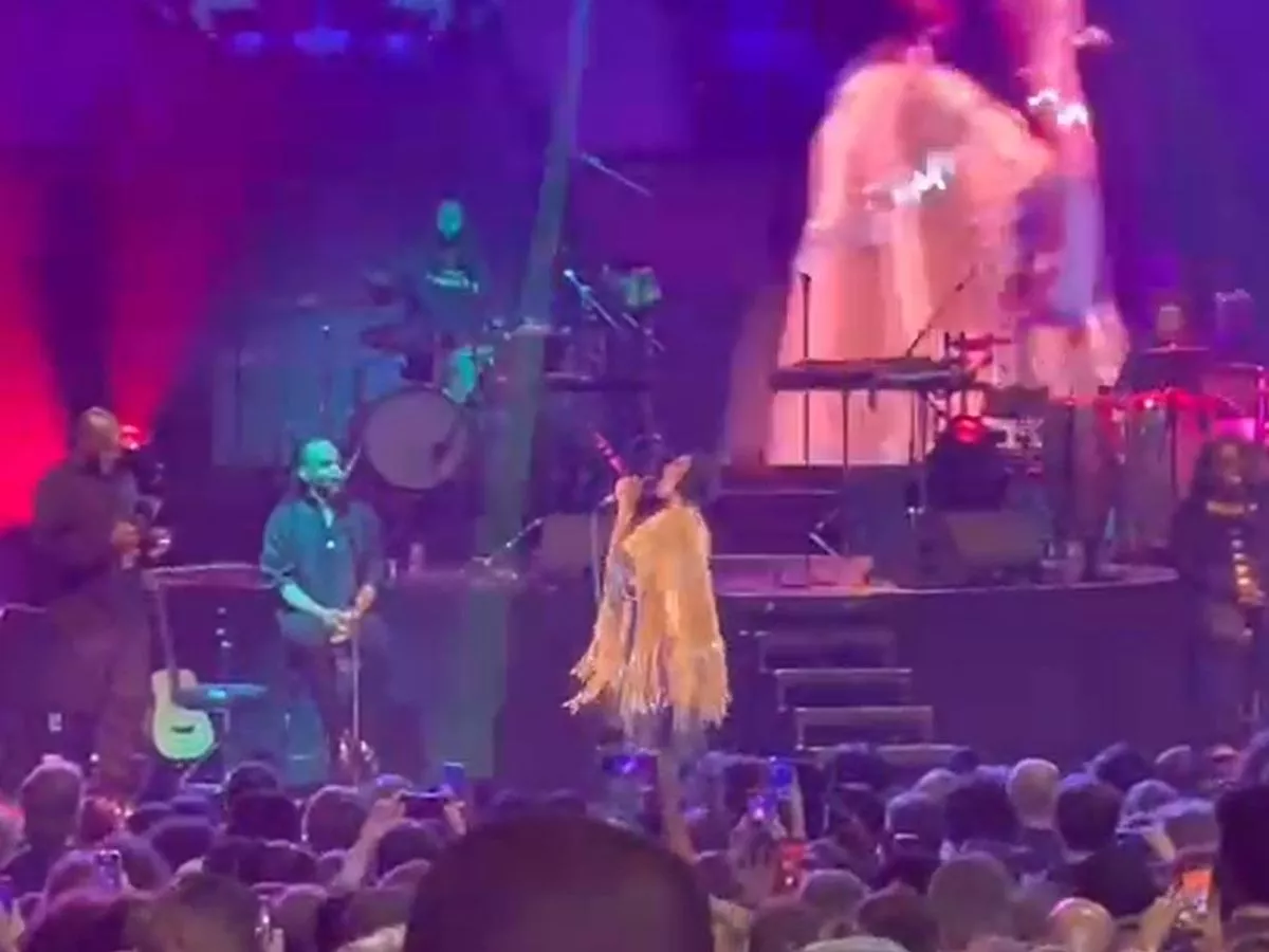 Manchester fans slam 'arrogant' US singer who turned up 90 minutes late for her own gig