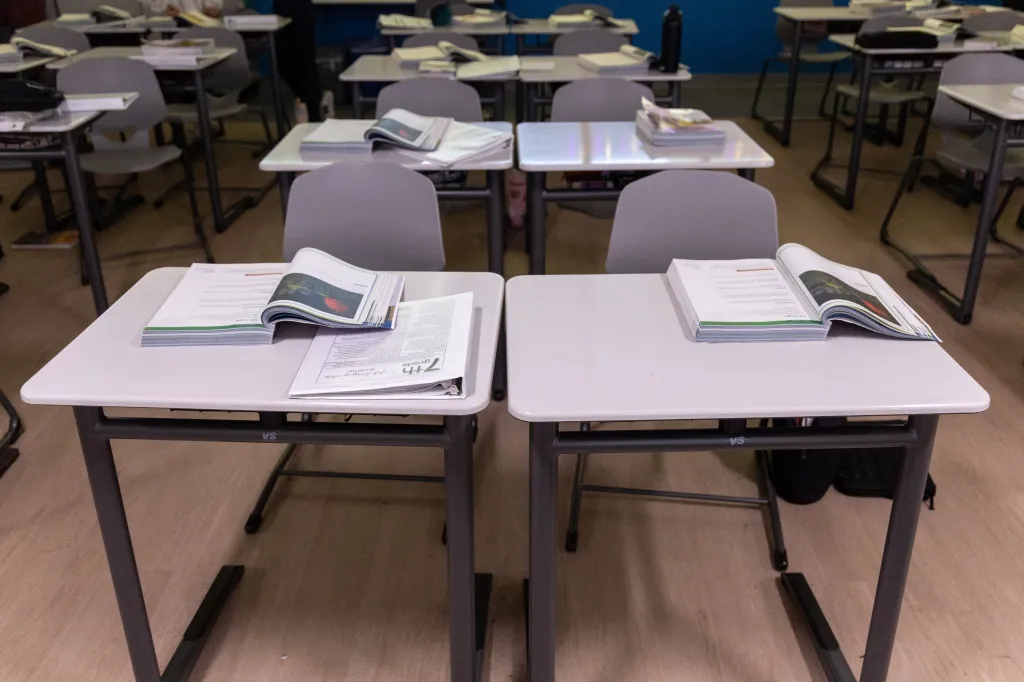 Illinois pats itself on the back for better student performance after lowering standards