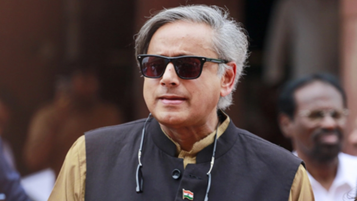 Shashi Tharoor’s Critique on Dynastic Politics Sparks Tension in Congress; Party Leaders Call for Action Against Kerala MP