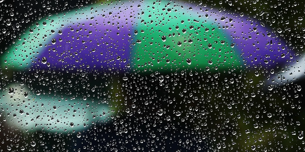 Coastal storm bringing rain, thunderstorms to East Coast before system undergoes bombogenesis near Canada