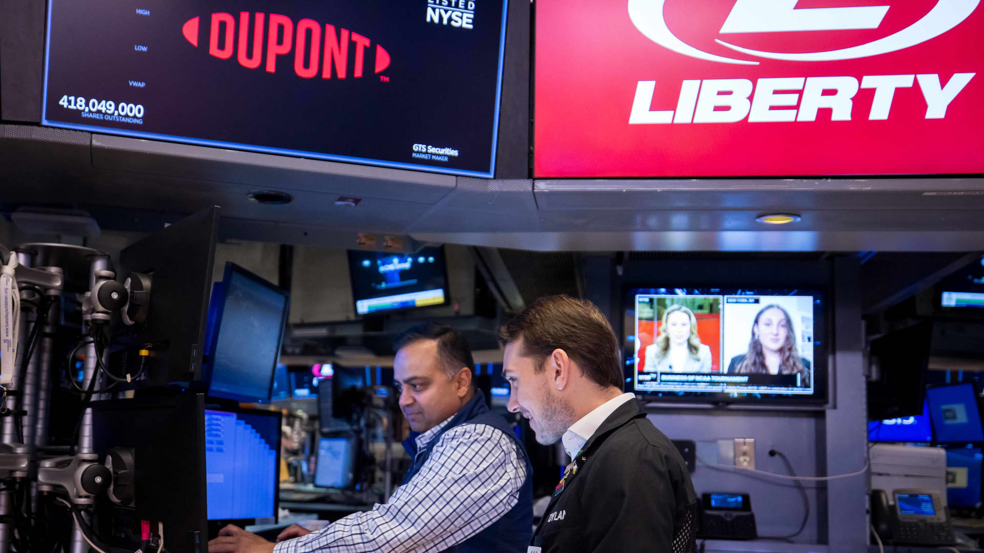 2 big things we're watching in the stock market in the week ahead