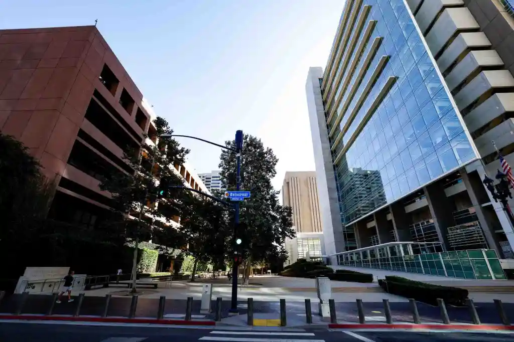 Shutdown worsens funding crisis for federal defense attorneys