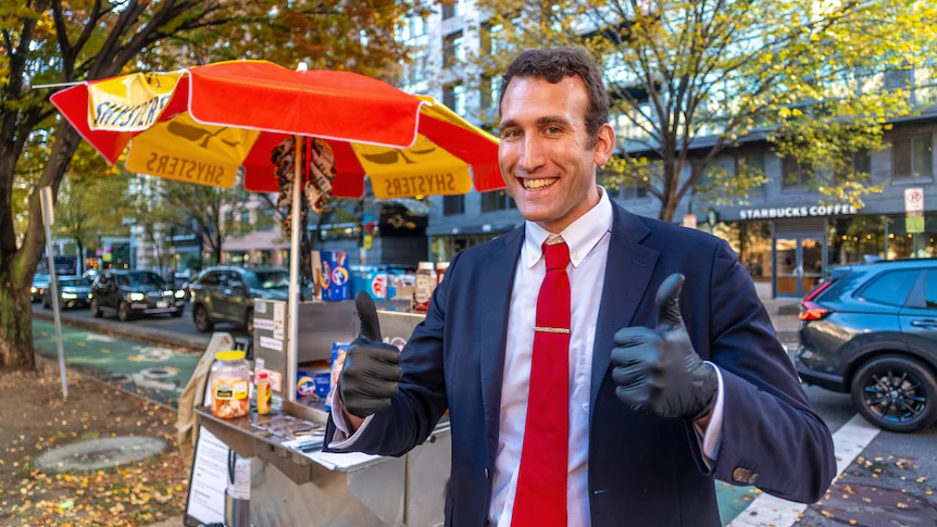 In Washington DC, a hot dog stall symbolises the US government shutdown