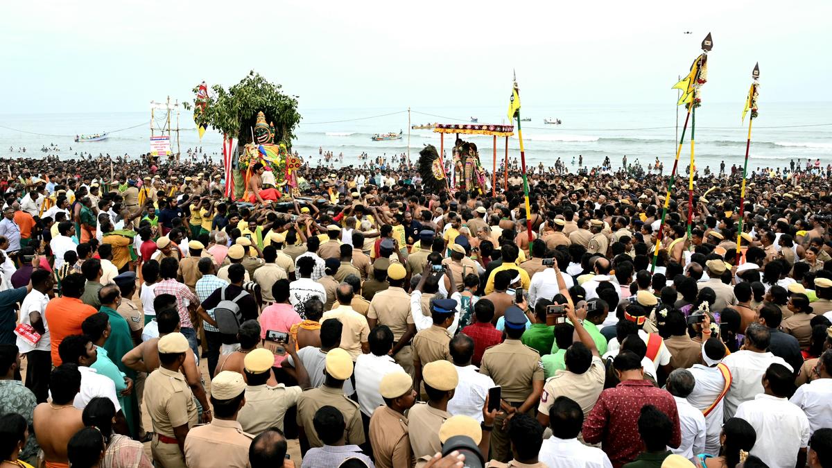 Lakhs of devotees throng Tiruchendur for Soorasamharam