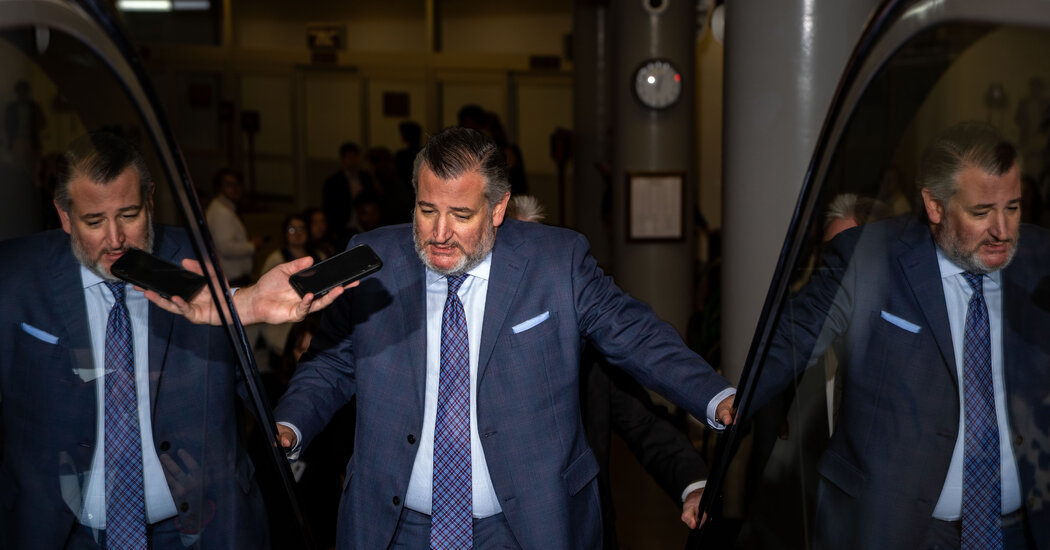 G.O.P. Figures Seek Distance From Tucker Carlson, Denouncing Antisemitism