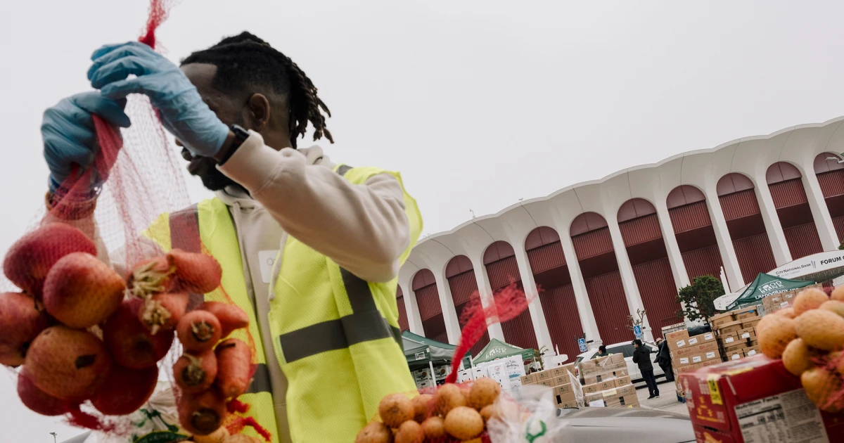 As SNAP recipients brace to receive less, panic, political infighting and misinformation swirl