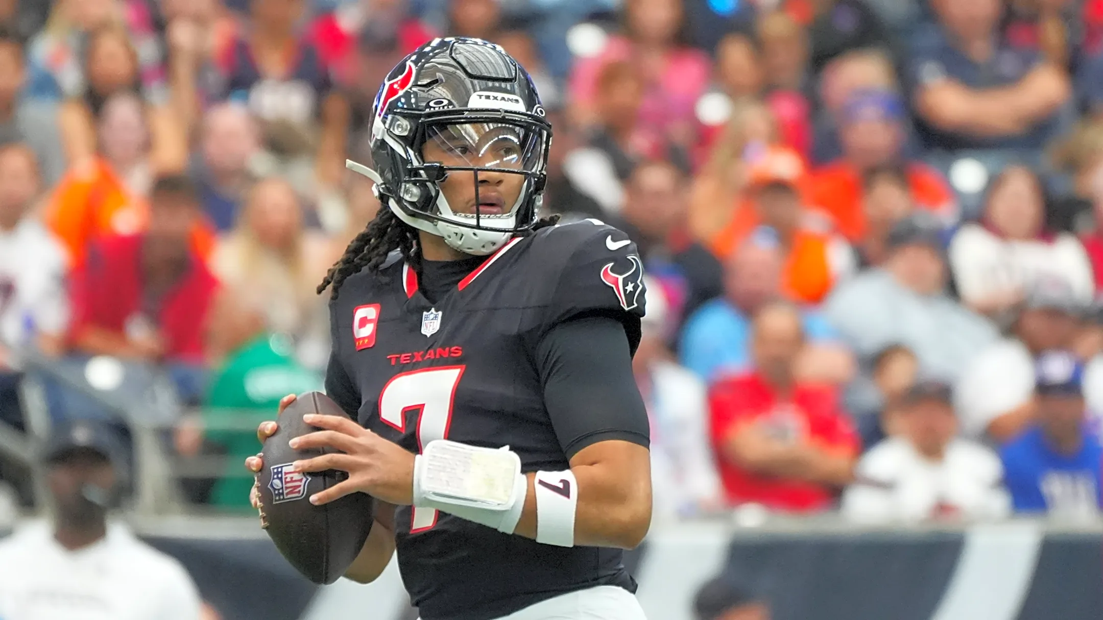 Texans QB C.J. Stroud suffers concussion