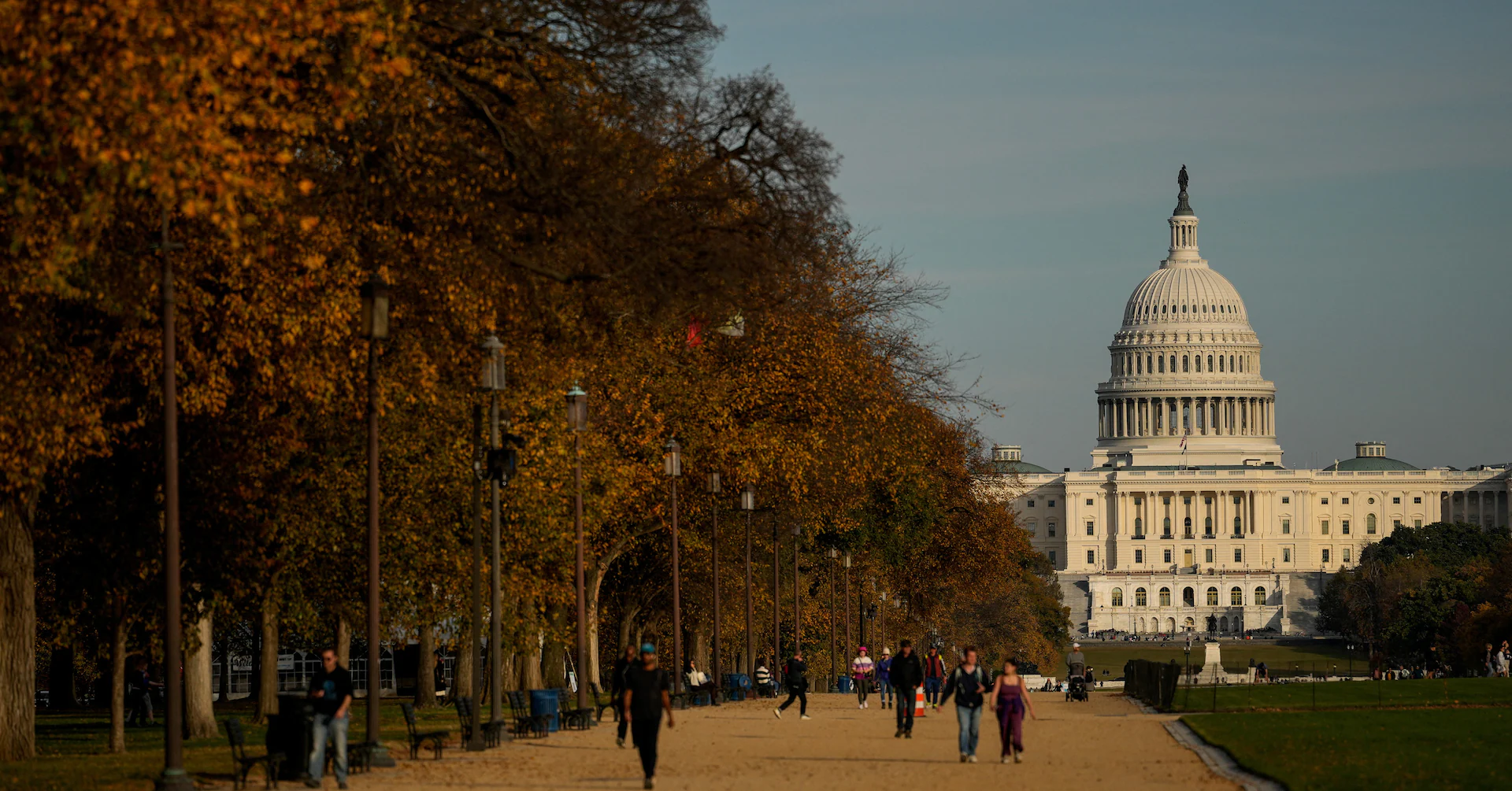 For first time in long US government shutdown, hints of progress toward reopening