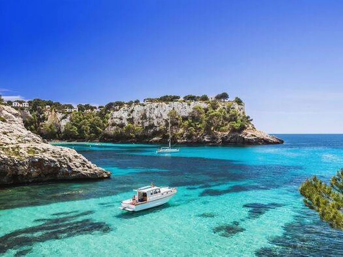 Tourists heading to Spain issued warning as major new rule to start tomorrow