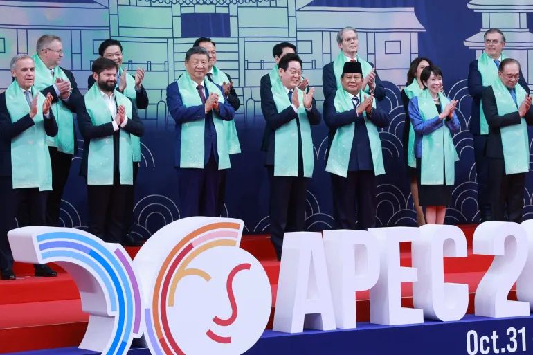 Apec leaders wrap up summit after Trump and Xi reach truce in trade war