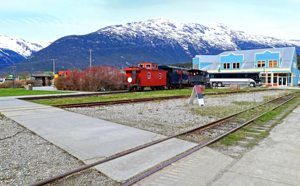 Charming picturesque train stops in the US