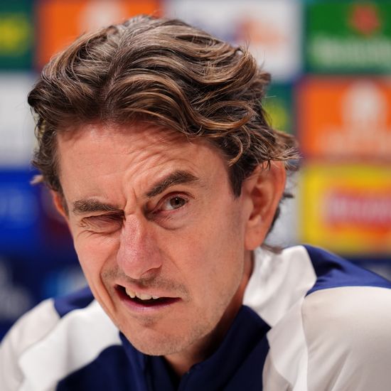 Spurs boss Thomas Frank says Micky van de Ven and Djed Spence have apologised for snubbing him after Chelsea defeat