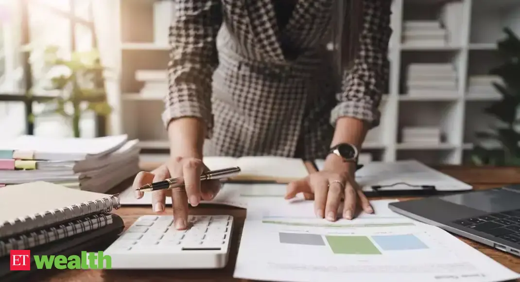 Debt vs Investing: How retirees can get the best of both worlds