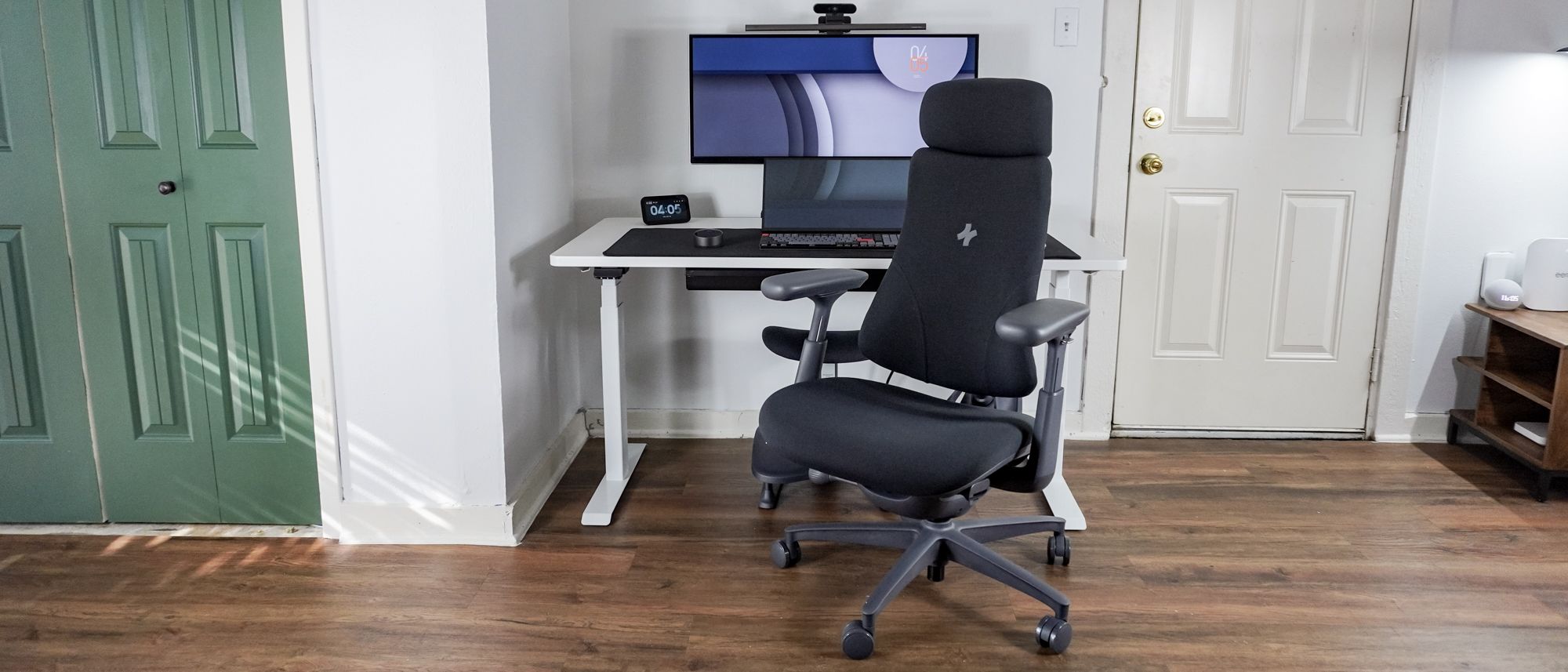 I tested the space-age LiberNovo Omni office chair and its motorized lumbar support has been a dream come true for my back