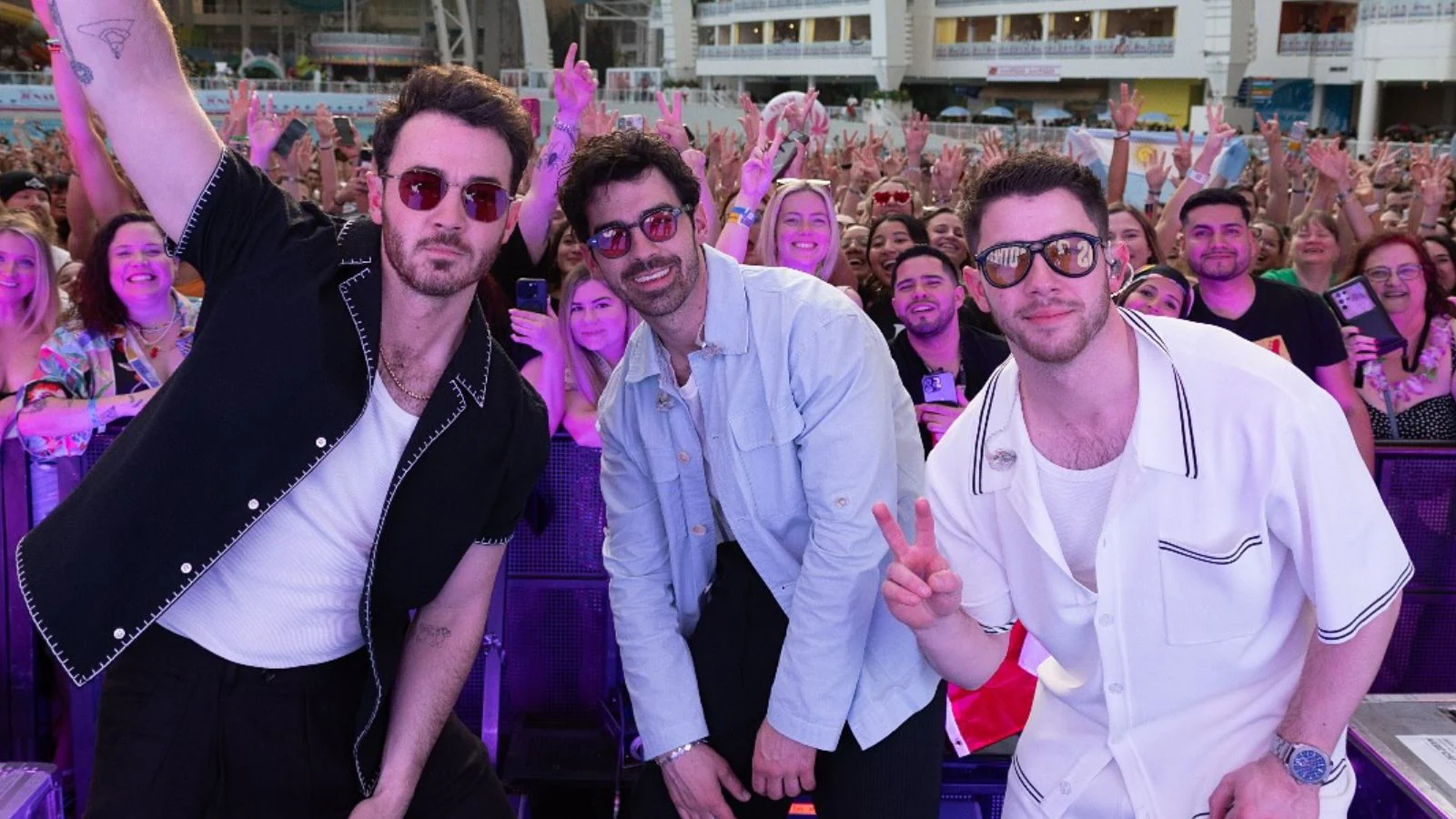 Nick Jonas, Joe Jonas In Huge Financial Crisis? Video About Jonas Brothers Being ‘Broke’ Goes Viral