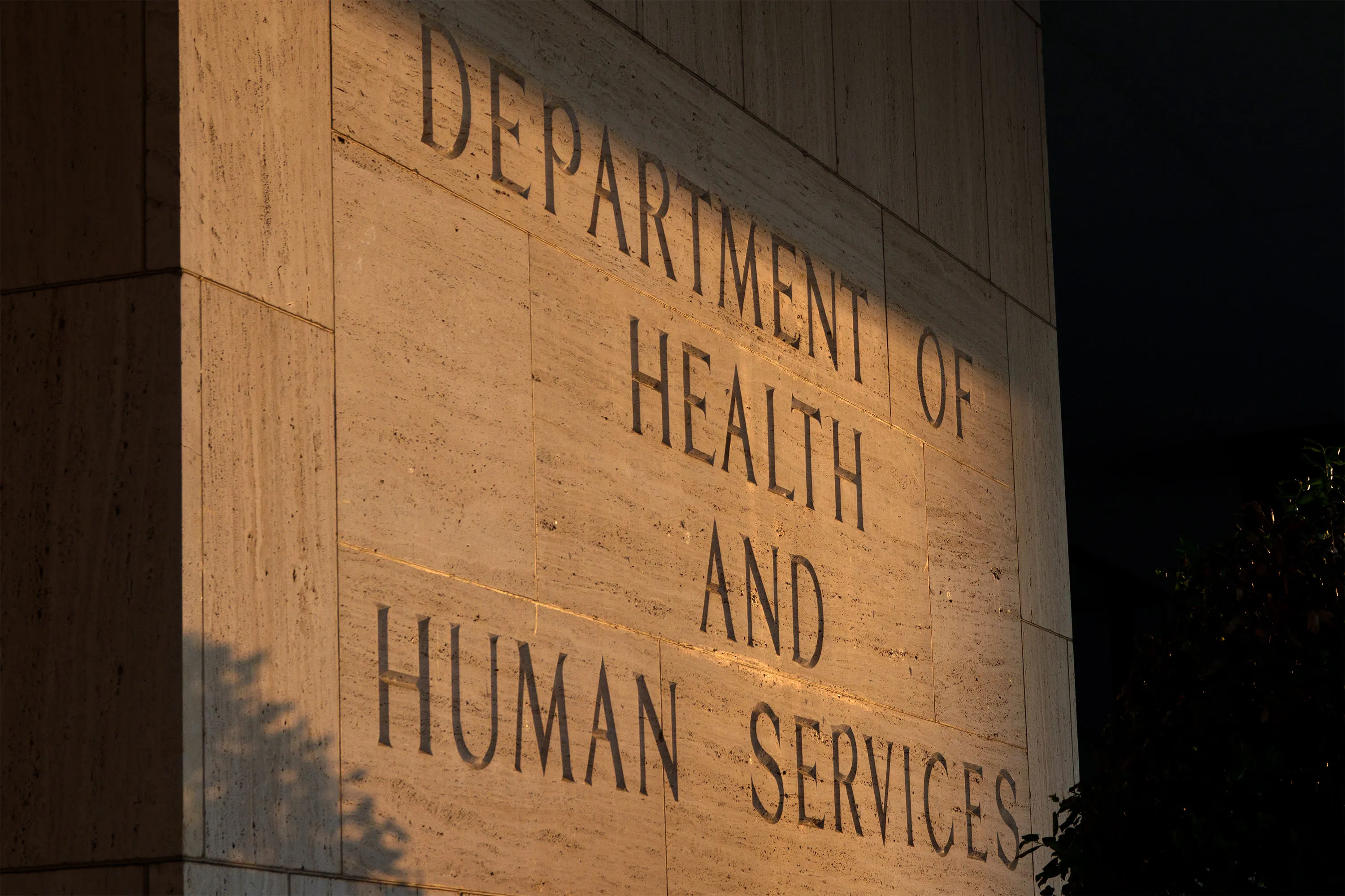 Gobierno de Trump ordena a programas estatales de Medicaid que ayuden a identificar a inmigrantes indocumentados