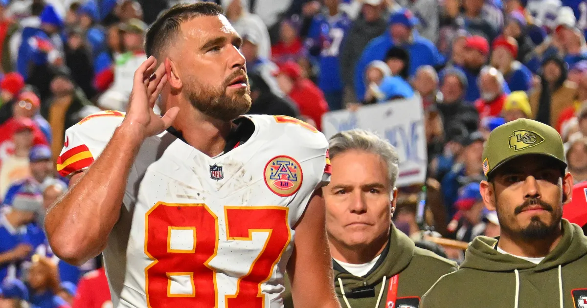 Travis Kelce Reacts as Buffalo Bills Fans Heckle Him During Massive Win