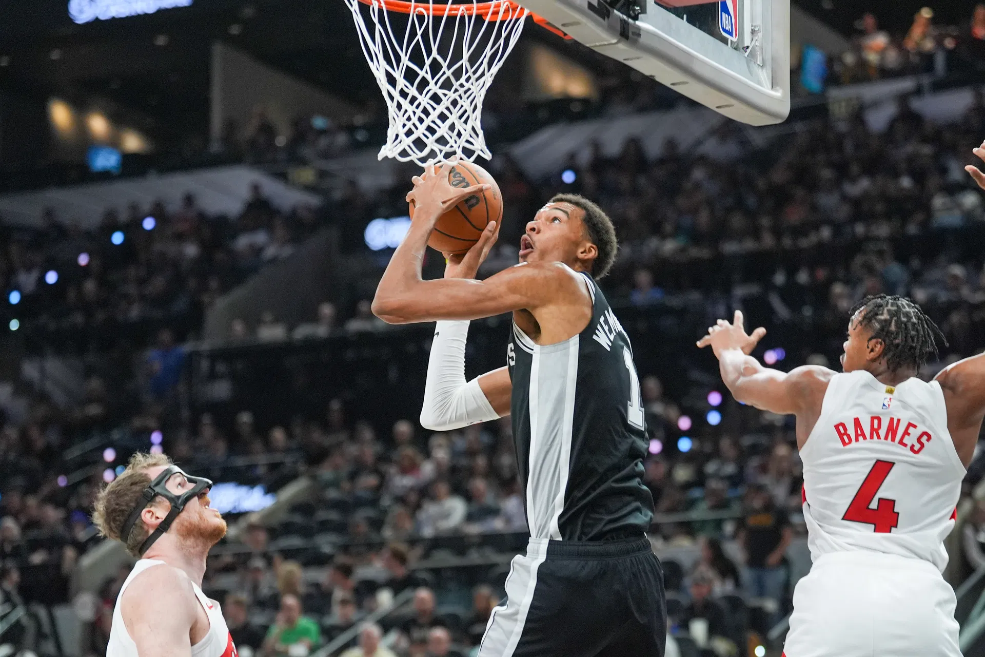 "Wemby is every single Spurs Hall of Famer combined" - NBA Fans Stunned Over Victor Wembanyama's Unreal 360 Layup against Raptors