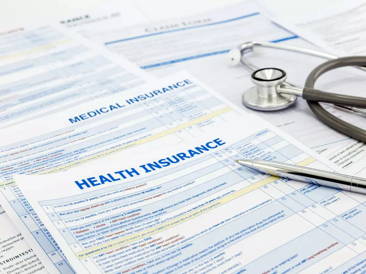 Employer health insurance: Who pays employees’ claims when the insurer changes? 7 key things to know